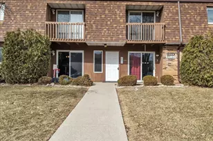 1444 Woodview Dr, Crown Point, IN 46307 - Photo 2