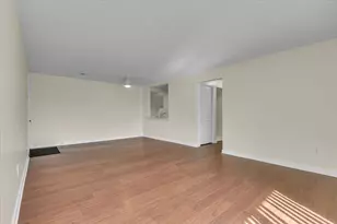 1444 Woodview Dr, Crown Point, IN 46307 - Photo 6