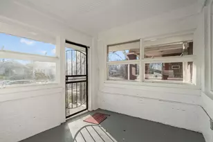 824 Johnson St, Gary, IN 46402 - Photo 4