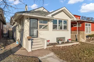 824 Johnson St, Gary, IN 46402 - Photo 2