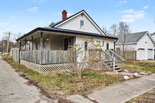 602 Illinois St, Walkerton, IN 46574 - Photo 2