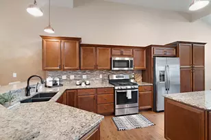 10671 Arbor Ln, Saint John, IN 46373 - Photo 4