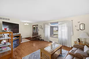 3237 Atlanta Ct, Portage, IN 46368 - Photo 4