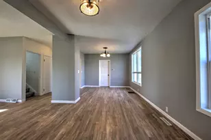 317 Oberreich St, La Porte, IN 46350 - Photo 6