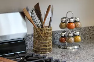 915 Paula Ct, Hobart, IN 46342 - Photo 12