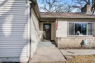 1670 W 61st Pl, Merrillville, IN 46410 - Photo 4