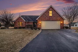 2122 Teakwood Cir, Highland, IN 46322 - Photo 18