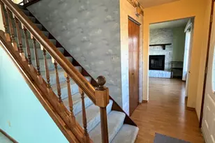 3863 Kingsway Dr, Crown Point, IN 46307 - Photo 4