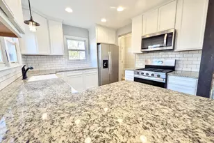 313 N Carroll Ave, Michigan City, IN 46360 - Photo 4