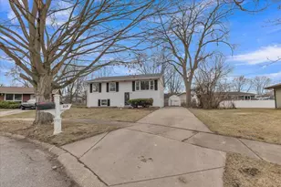 215 Glencove Dr, Michigan City, IN 46360 - Photo 16