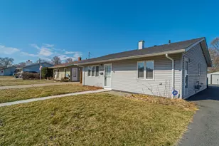 2517 River Dr, Highland, IN 46322 - Photo 2