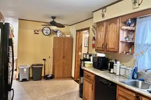 546 Gardenia St SE, Demotte, IN 46310 - Photo 16