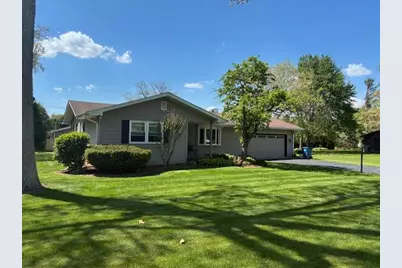546 Gardenia Street SE, Demotte, IN 46310 - Photo 1
