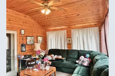 546 Gardenia Street SE, Demotte, IN 46310 - Photo 12