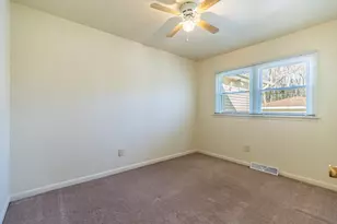 539 S Rensselaer St, Griffith, IN 46319 - Photo 16