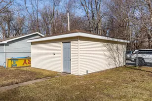 539 S Rensselaer St, Griffith, IN 46319 - Photo 6