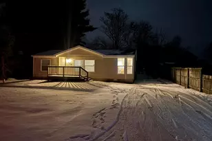 234 W Young St, Hanna, IN 46340 - Photo 2