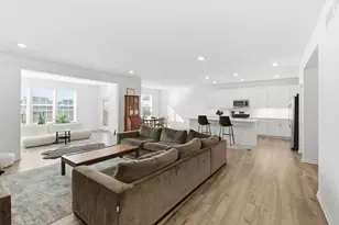 2215 E 109th Pl, Crown Point, IN 46307 - Photo 6