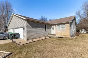 3446 E 69th Ave, Merrillville, IN 46410 - Photo 2