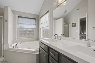 22 Covington Dr, Valparaiso, IN 46385 - Photo 24