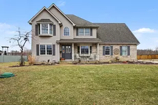 22 Covington Dr, Valparaiso, IN 46385 - Photo 2