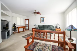 1281 Medlee Dr, Hobart, IN 46342 - Photo 4