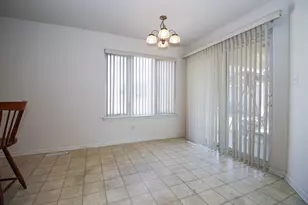 1281 Medlee Dr, Hobart, IN 46342 - Photo 12