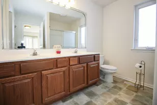 1281 Medlee Dr, Hobart, IN 46342 - Photo 16