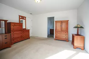 1281 Medlee Dr, Hobart, IN 46342 - Photo 14