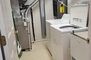 2720 Georgetowne Dr, Highland, IN 46322 - Photo 16