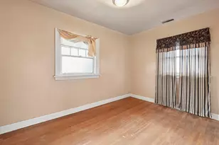 568 Johnson St, Gary, IN 46402 - Photo 14