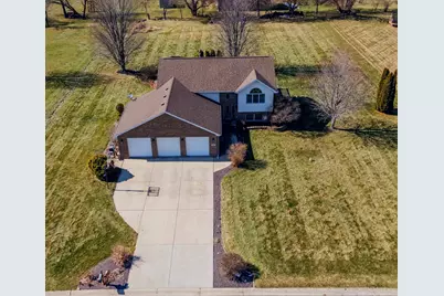 920 Plantation Road, Valparaiso, IN 46385 - Photo 1