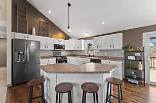 920 Plantation Rd, Valparaiso, IN 46385 - Photo 8