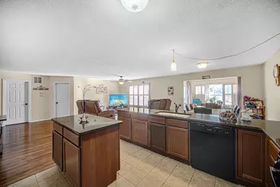 323 E 129th Place, Crown Point, IN 46307 - Photo 2