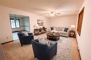 525 E Babcock Ln, Rensselaer, IN 47978 - Photo 2