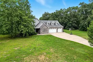 10370 Cynthia Ln, Wheatfield, IN 46392 - Photo 2