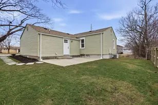 238 N Nichols St, Lowell, IN 46356 - Photo 18