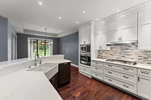 5708 Fountain View Dr, Wheatfield, IN 46392 - Photo 8