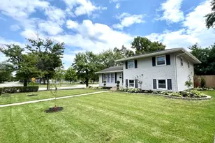 1838 Holly Ln, Munster, IN 46321 - Photo 2