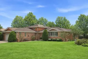 1527 Tanglewood Dr, Schererville, IN 46375 - Photo 1