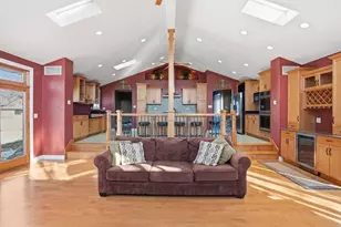 1527 Tanglewood Dr, Schererville, IN 46375 - Photo 6