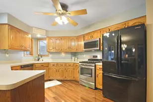1421 Lakeview Dr, Schererville, IN 46375 - Photo 4