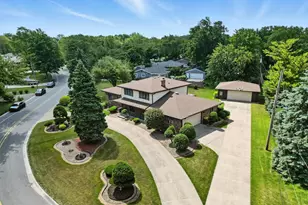 1246 River Dr, Munster, IN 46321 - Photo 2