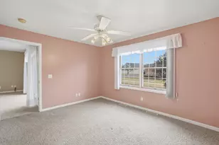 9735 Wildwood Ct, Highland, IN 46322 - Photo 16