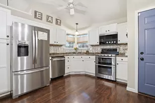 502 Killarney Ln, Valparaiso, IN 46385 - Photo 6