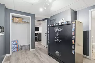 502 Killarney Ln, Valparaiso, IN 46385 - Photo 16