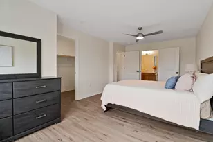 2034 W 75th Pl, Merrillville, IN 46410 - Photo 16