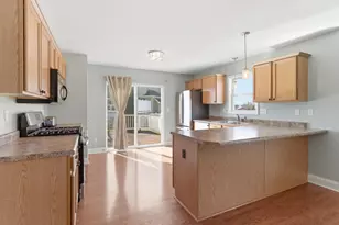 230 Grandale Dr, Valparaiso, IN 46385 - Photo 6