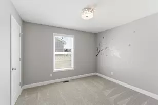 230 Grandale Dr, Valparaiso, IN 46385 - Photo 18