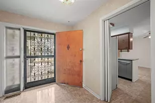 2104 Cardinal Dr, East Chicago, IN 46312 - Photo 4